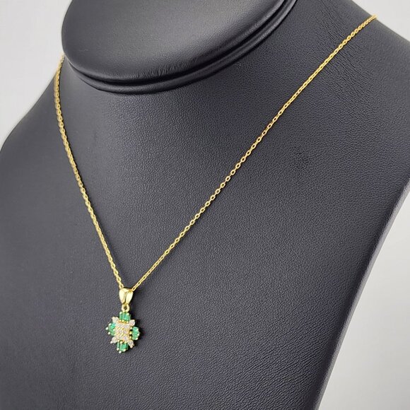 Delicate Sterling Silver 925 Snowflake Necklace – Winter-Inspired Elegance - Picture 3 of 5